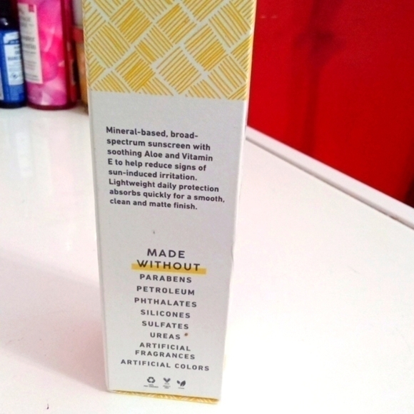 ($12)❤️‍🔥 MyCHELLE SUN SHEILD SPF 28 COCONUT 🥥 🆕 4/24 - Picture 4 of 4